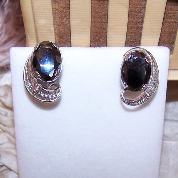 Van Dell Sterling Silver Hematite Filigree Earrings - Screwback Findings - Picture 2 of 7